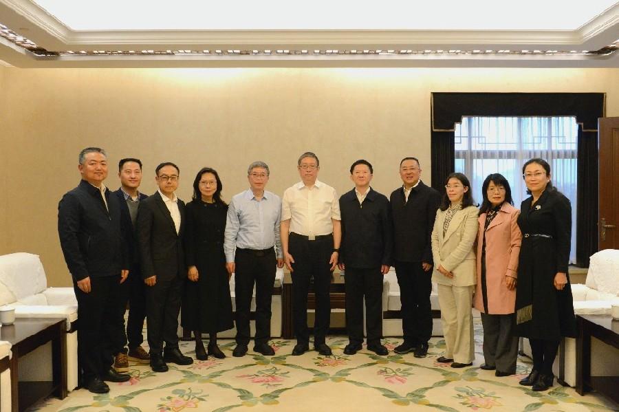 郑建邦主席听取民革重庆市委会工作汇报