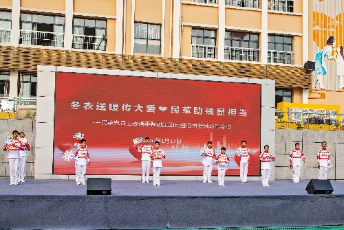 孩子们表演啦啦操 6D5A0758_副本_副本